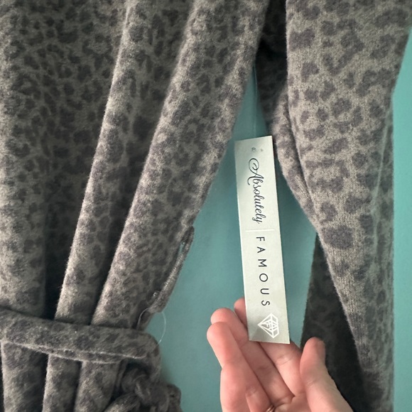 NWT Absolutely Famous Women’s Brushed Puff Sleeve MIDI Dess Size Small - Picture 6 of 6